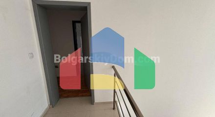 Трехкомнатная квартира в Новый Изгрев