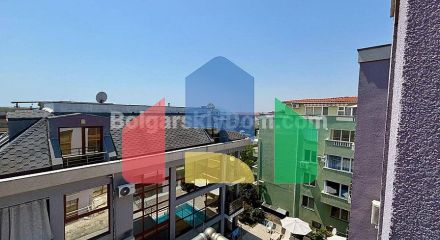 Трехкомнатная квартира в Новый Изгрев