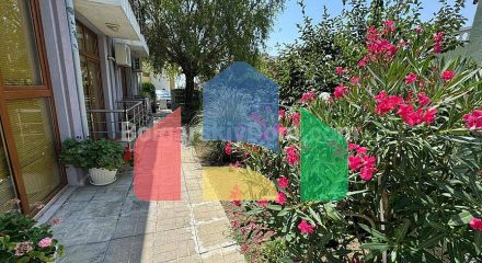 Трехкомнатная квартира в Новый Изгрев