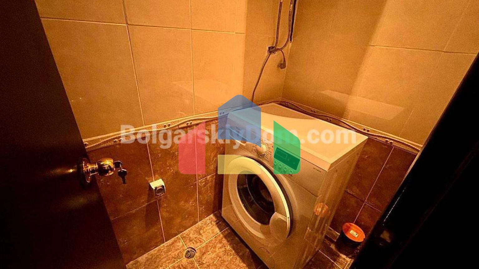 Трехкомнатная квартира в Новый Изгрев