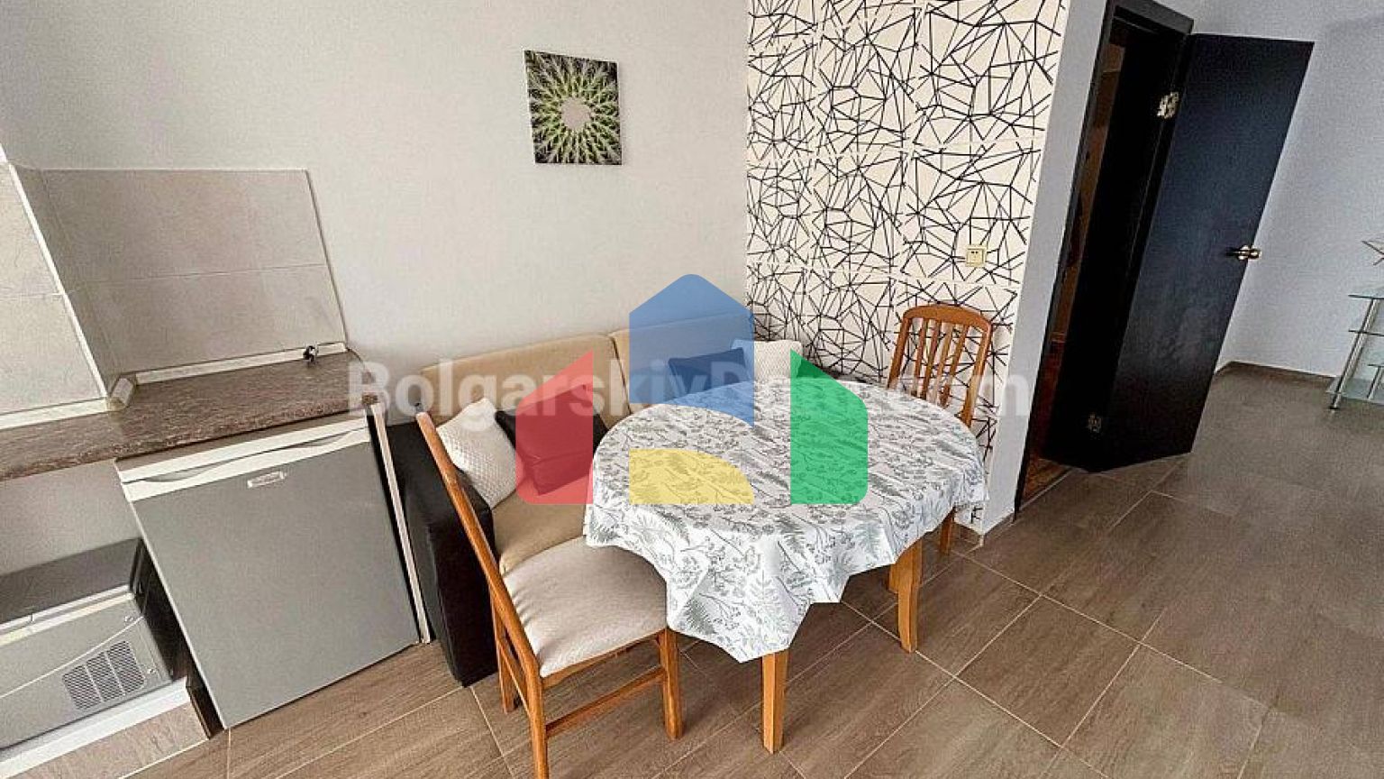 Трехкомнатная квартира в Новый Изгрев