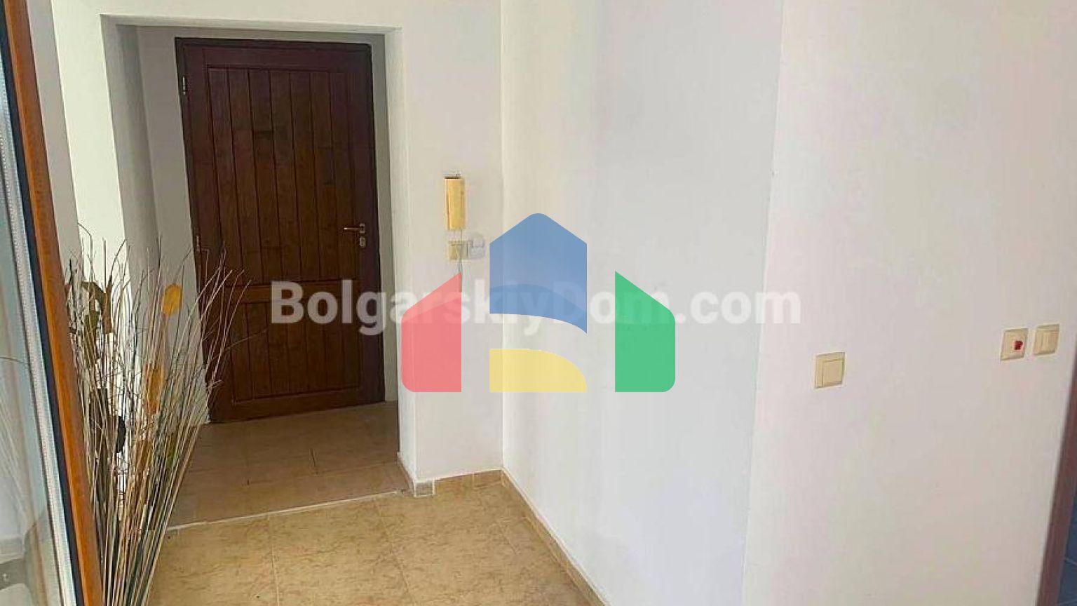 Трикімнатна квартира в Лазур 5