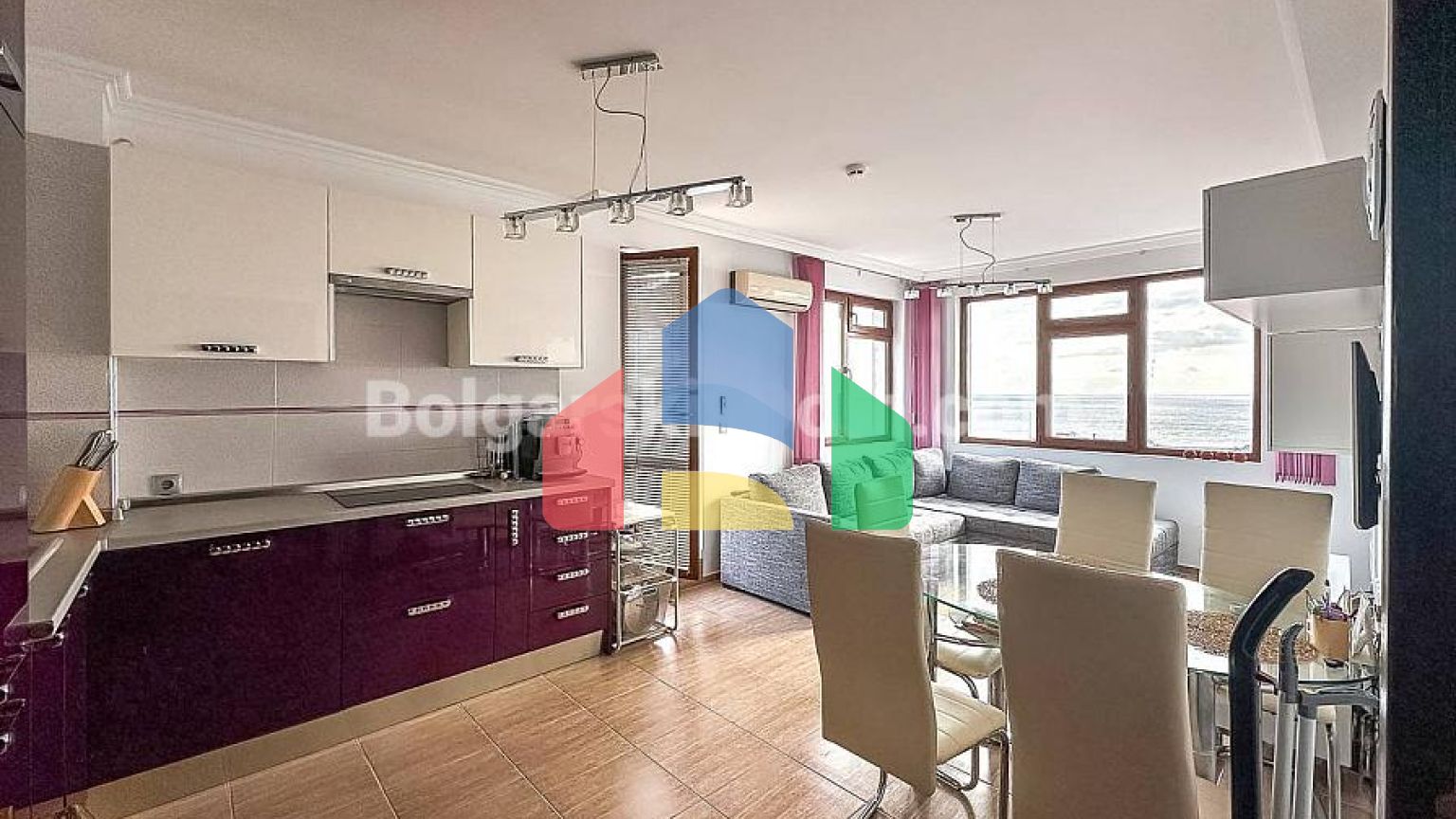 Чотирикімнатна квартира в Каприз