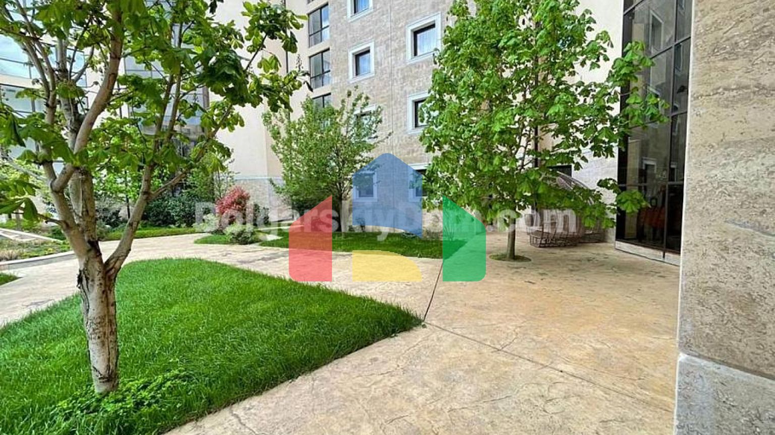 Трикімнатна квартира в Міленіум 2