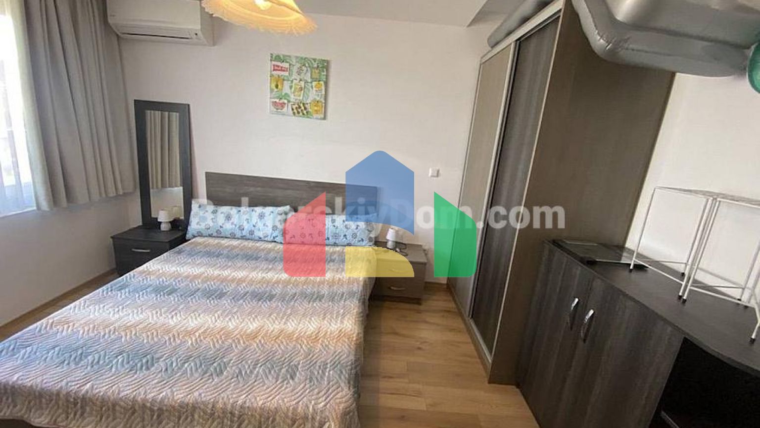 Чотирикімнатний пентхаус в Адмірал