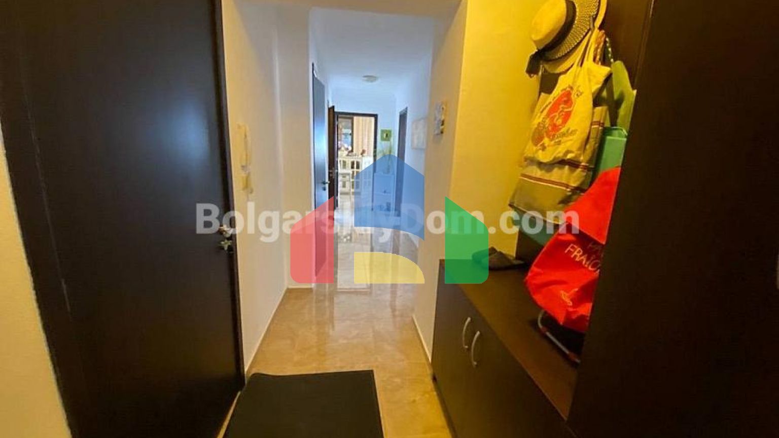 Чотирикімнатний пентхаус в Адмірал