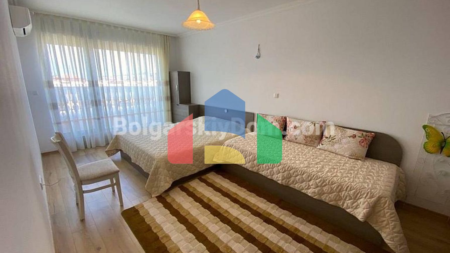 Чотирикімнатний пентхаус в Адмірал