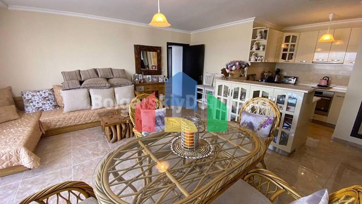 Чотирикімнатний пентхаус в Адмірал