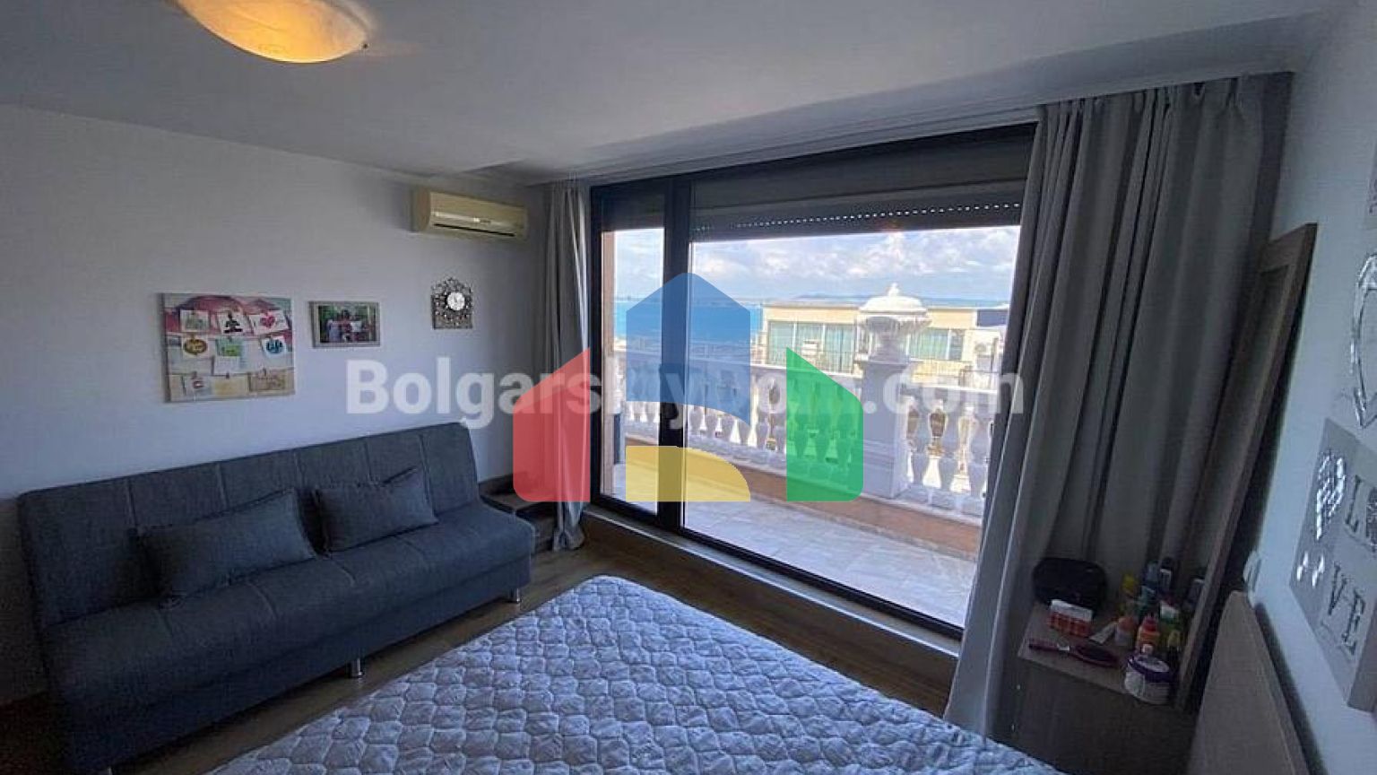 Чотирикімнатний пентхаус в Адмірал