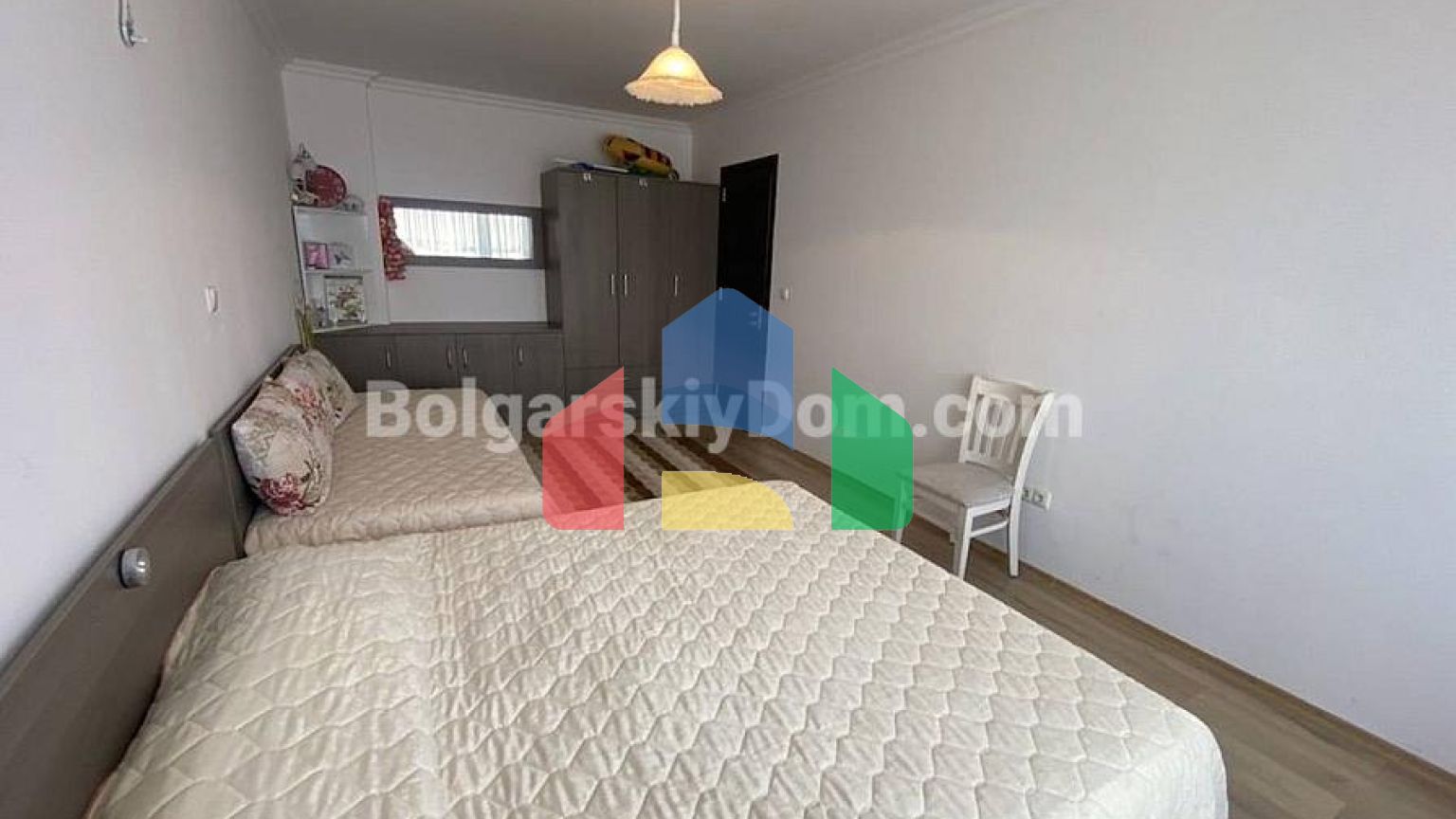 Чотирикімнатний пентхаус в Адмірал