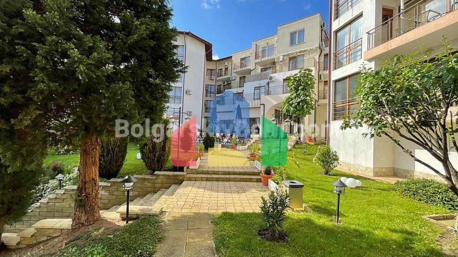 Трикімнатна квартира в Компасі