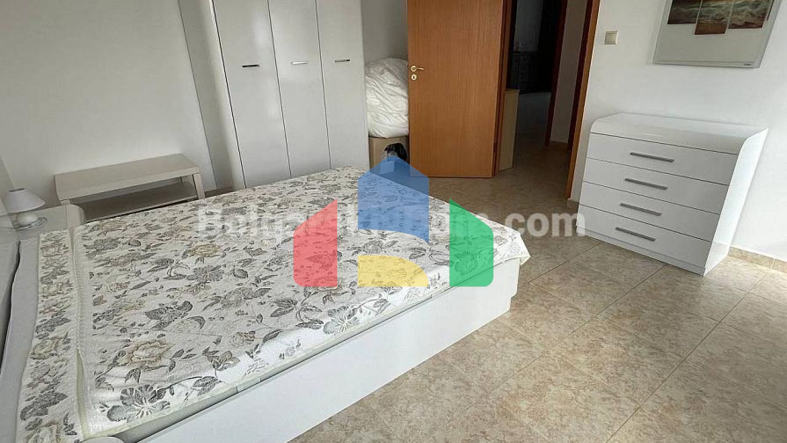 Трикімнатна квартира в Компасі