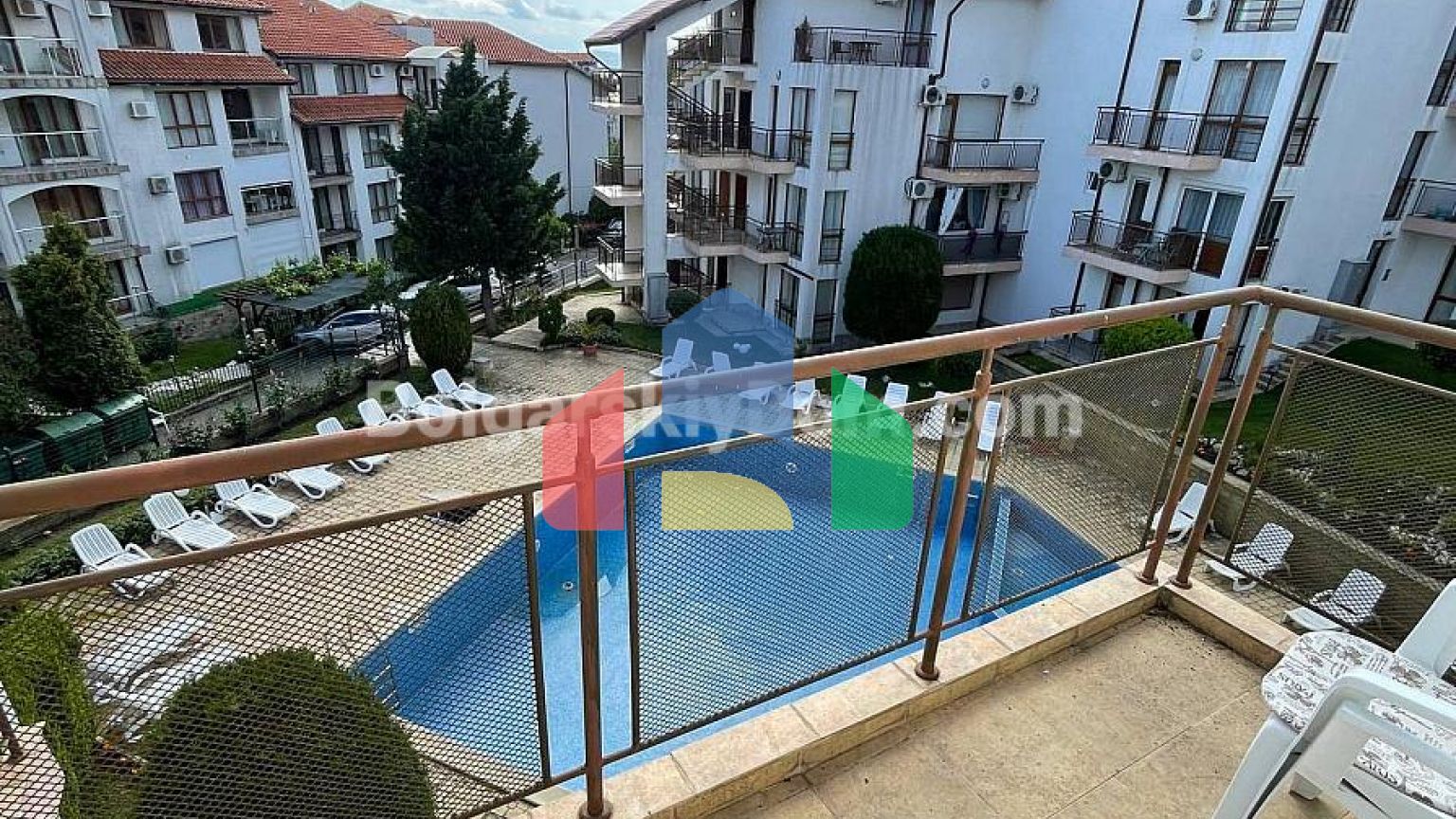 Трикімнатна квартира в Компасі