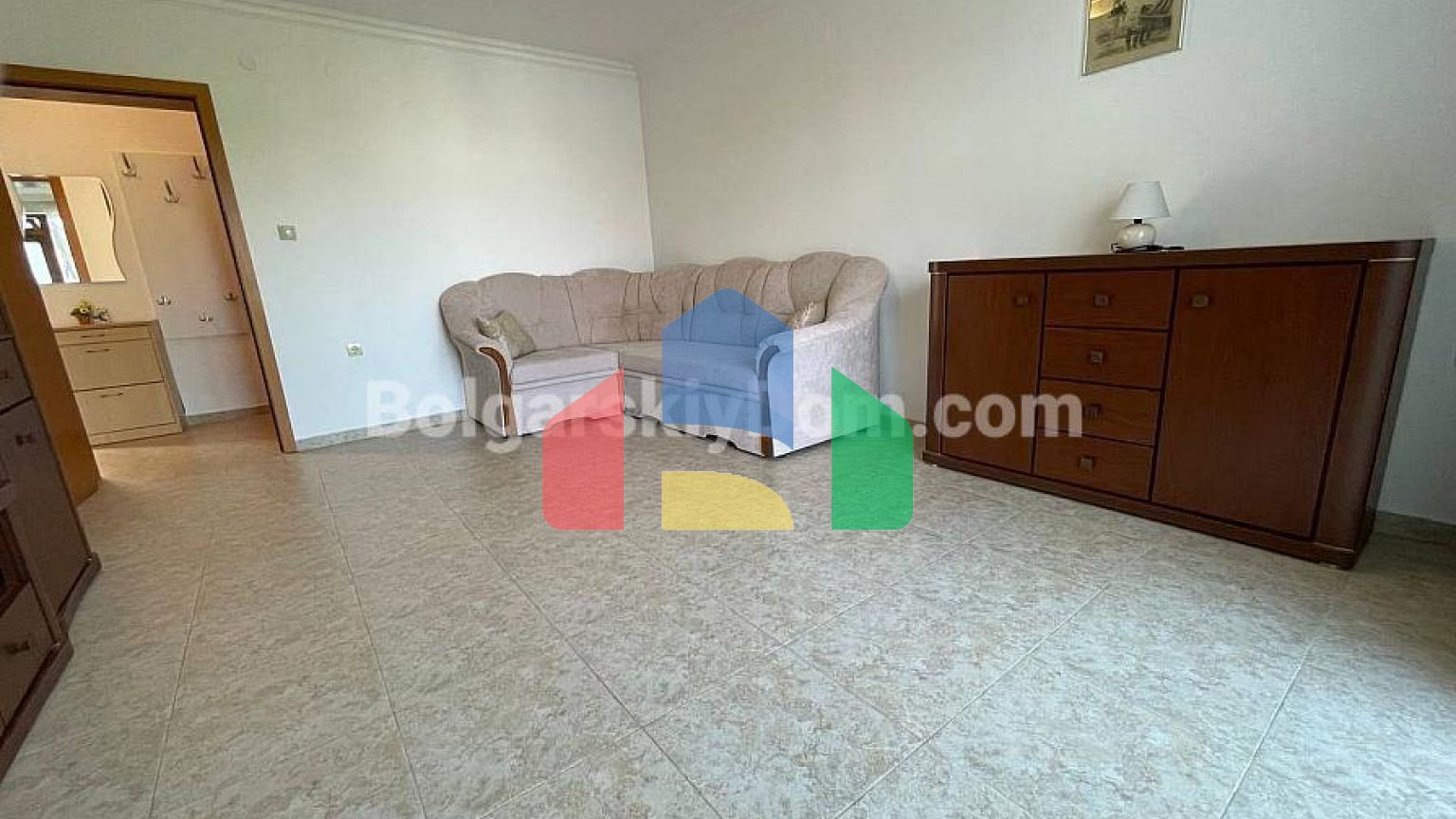 Трикімнатна квартира в Компасі