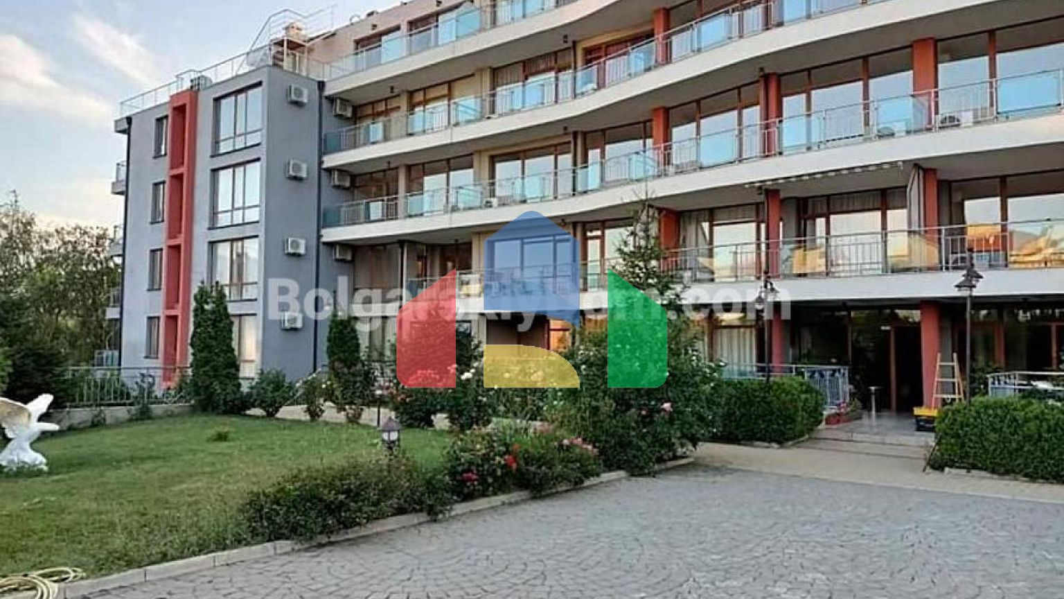 Двухкомнатная квартира в Сан Вэйв