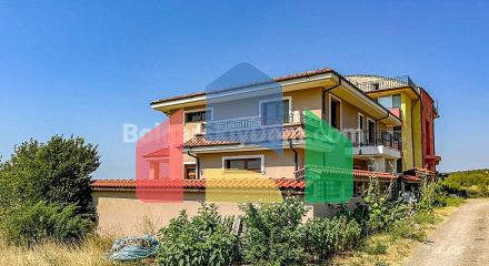 Будинок з власним басейном у Святому Власі