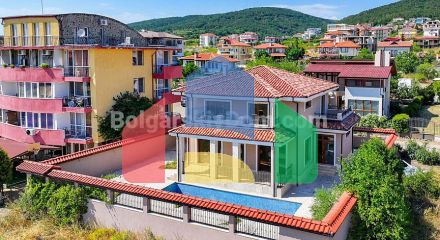 Будинок з власним басейном у Святому Власі