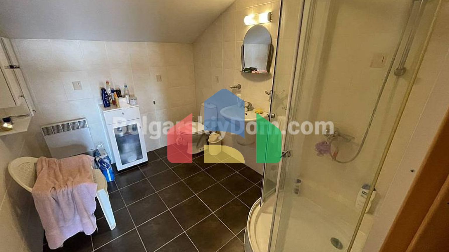 Триповерховий таунхаус у Святому Власі