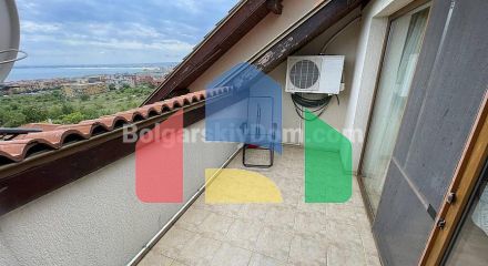 Триповерховий таунхаус у Святому Власі