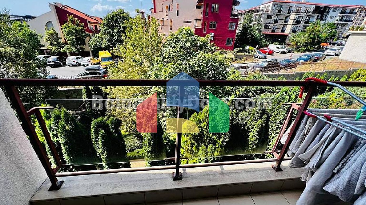 Трикімнатна квартира в Хеліос