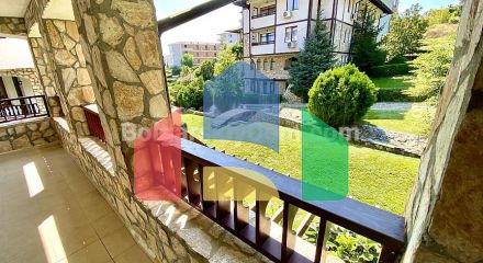 Триповерхова вілла в Етера