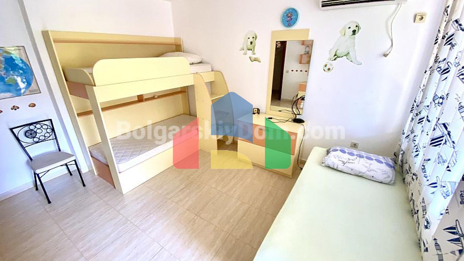 Триповерхова вілла в Етера