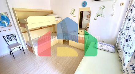 Триповерхова вілла в Етера