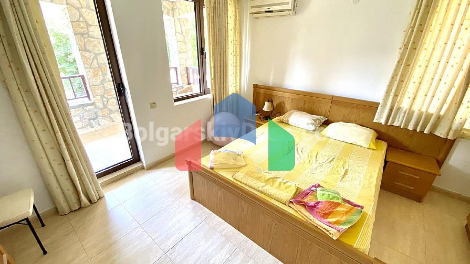 Триповерхова вілла в Етера