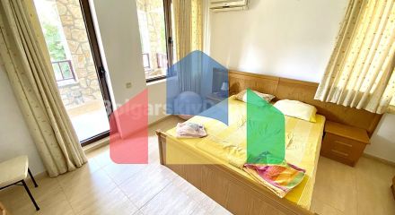 Триповерхова вілла в Етера