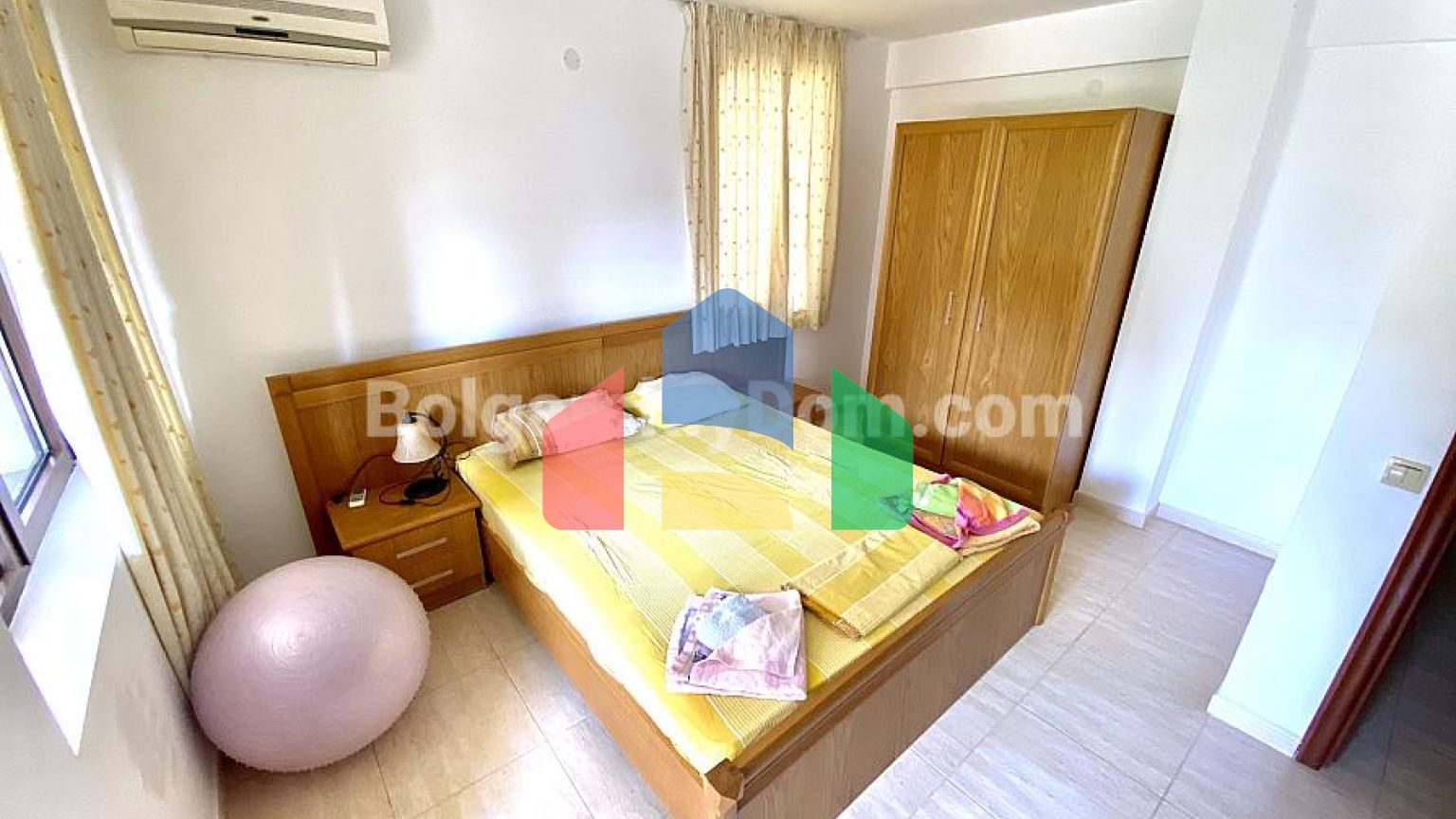 Триповерхова вілла в Етера