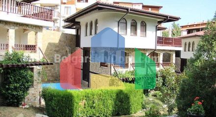 Триповерхова вілла в Етера