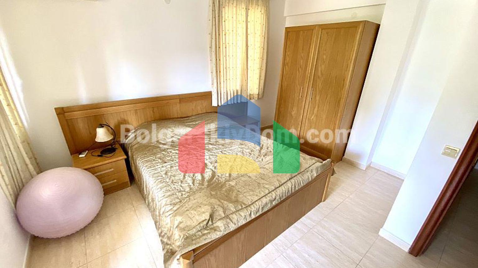 Триповерхова вілла в Етера