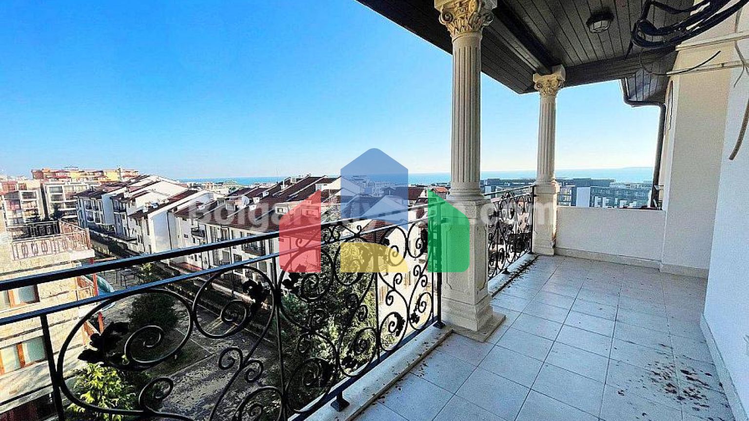 Чотирьохкімнатна квартира в Артур