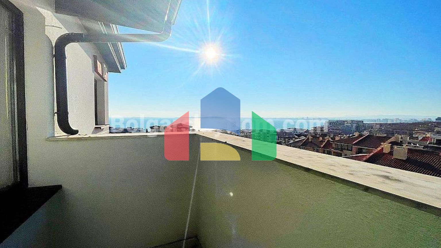 Чотирьохкімнатна квартира в Артур