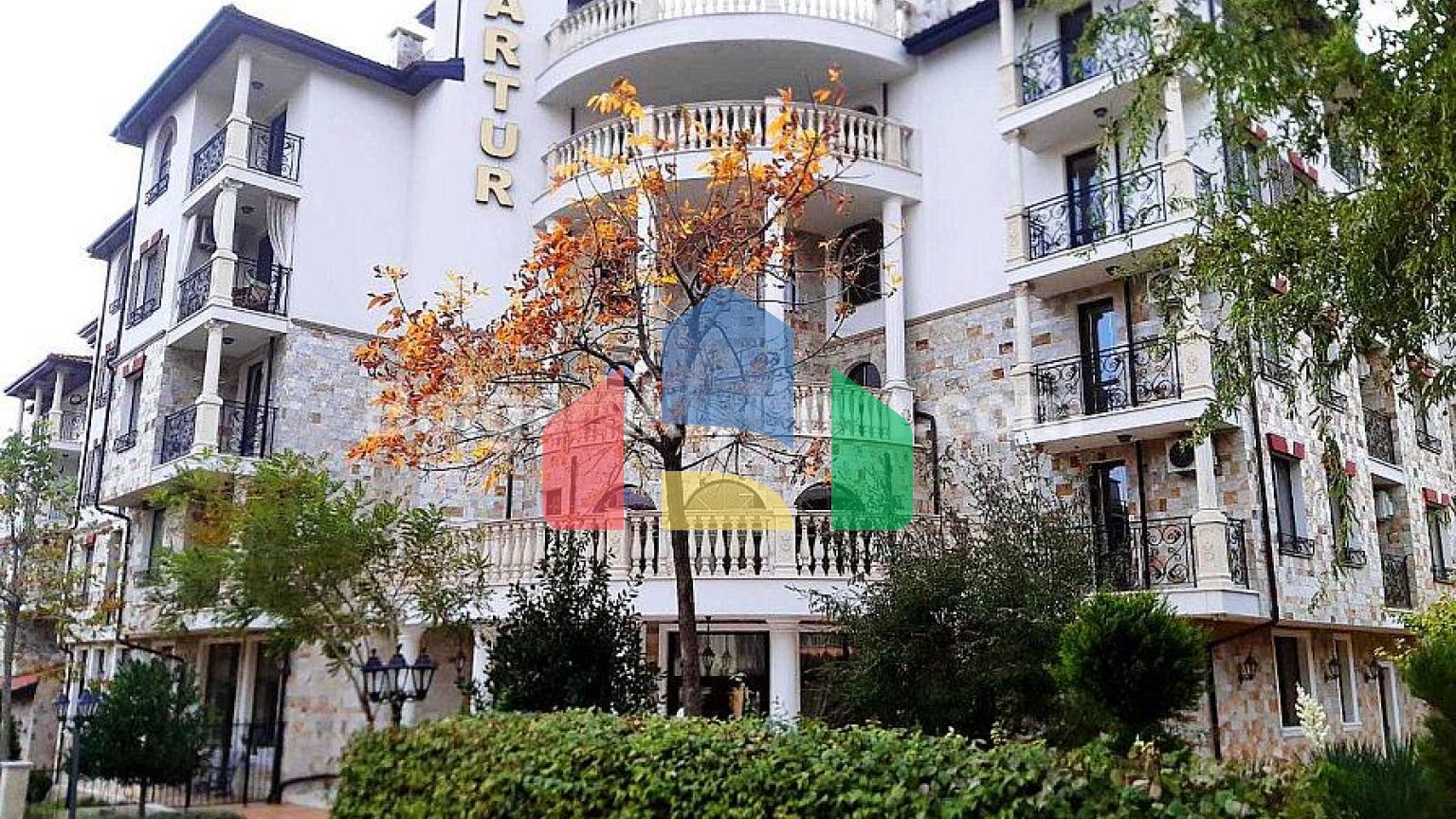 Чотирьохкімнатна квартира в Артур