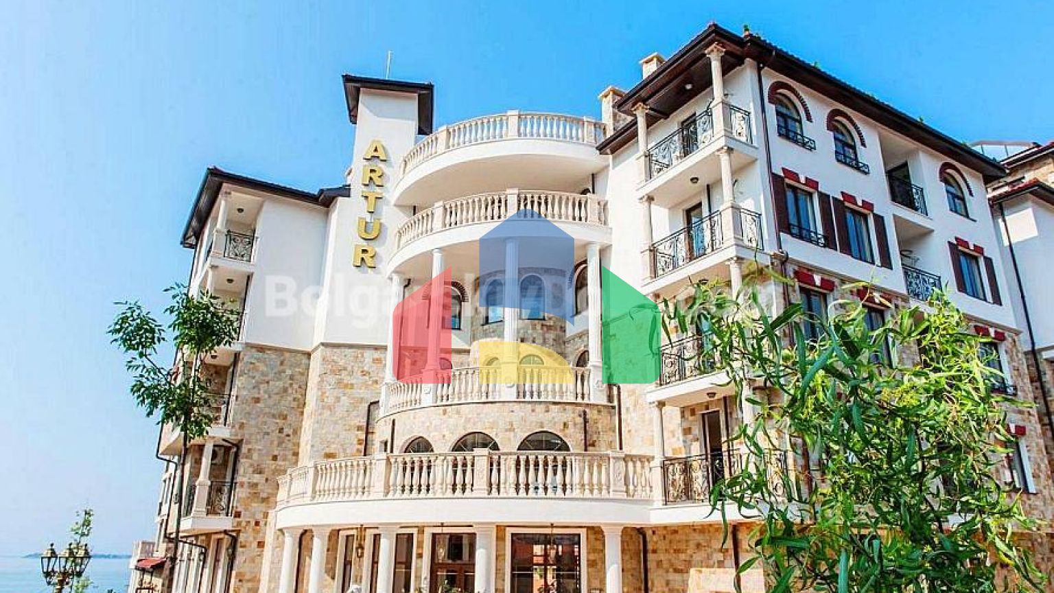 Чотирьохкімнатна квартира в Артур