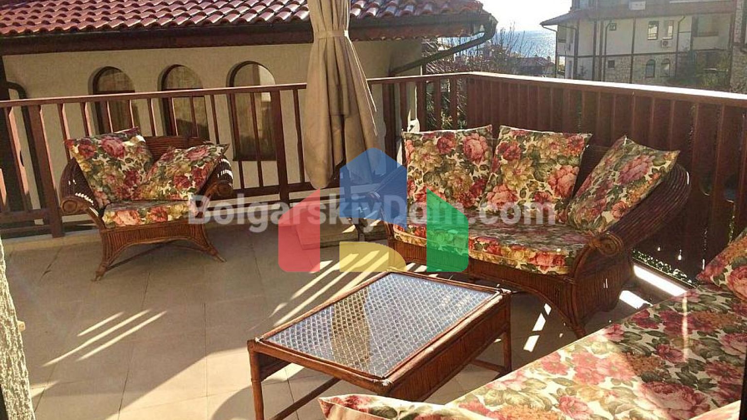 Трехэтажный коттедж в Этера