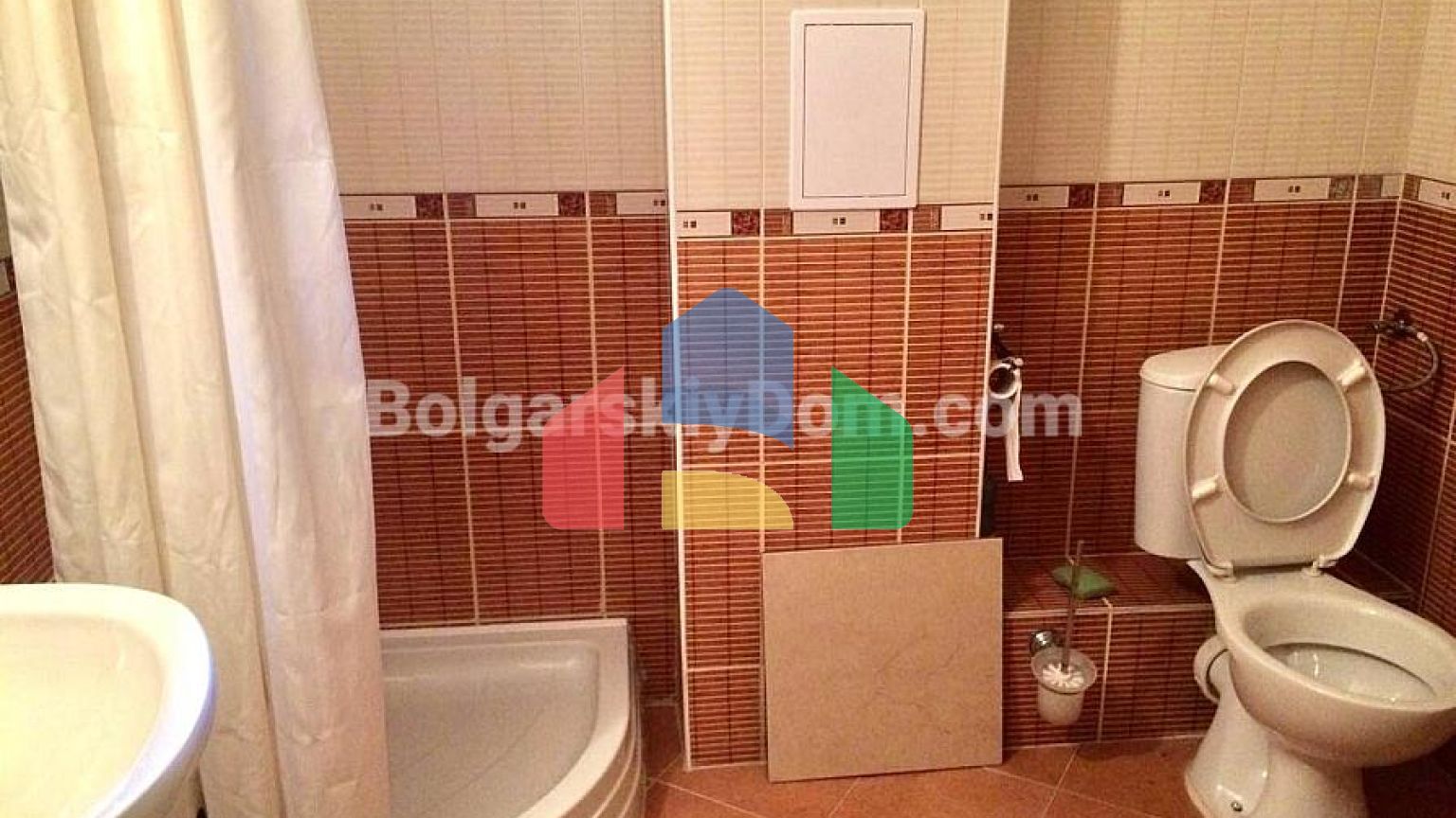 Трехэтажный коттедж в Этера