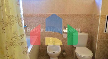 Трехэтажный коттедж в Этера