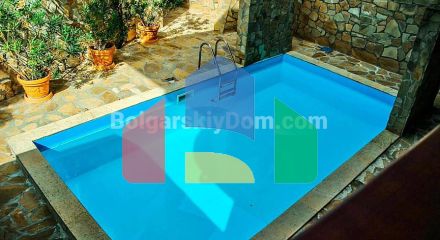 Трехэтажный коттедж в Этера