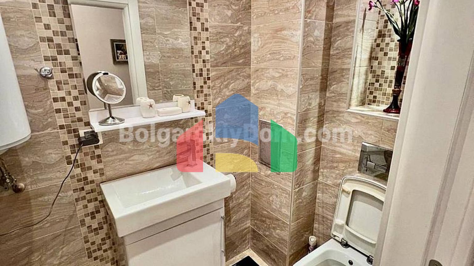 Шикарна трикімнатна квартира в Вілла Флоренція