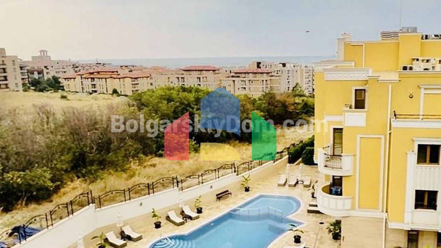 Шикарна трикімнатна квартира в Вілла Флоренція