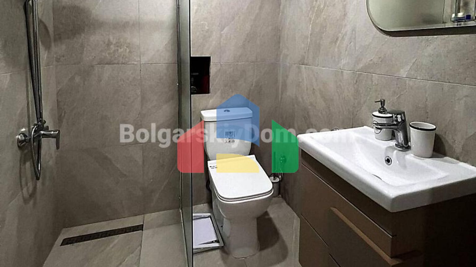 Квартира-студія в Ж'адор Сікрет Гарден