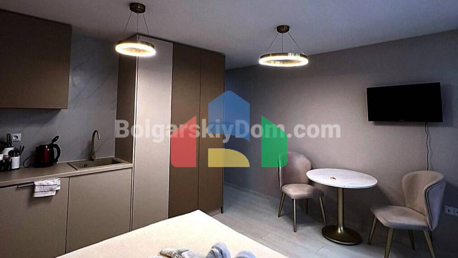 Квартира-студія в Ж'адор Сікрет Гарден