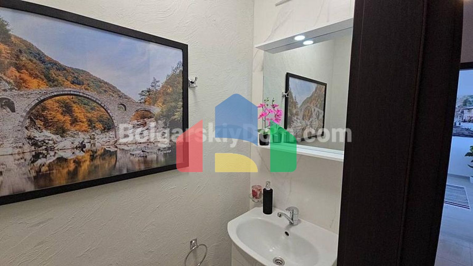 Трикімнатна квартира в Етера 4