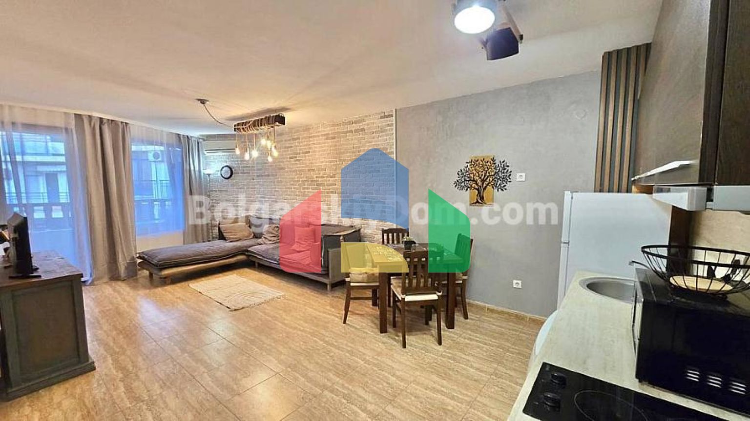 Двокімнатна квартира в Марина Діневі