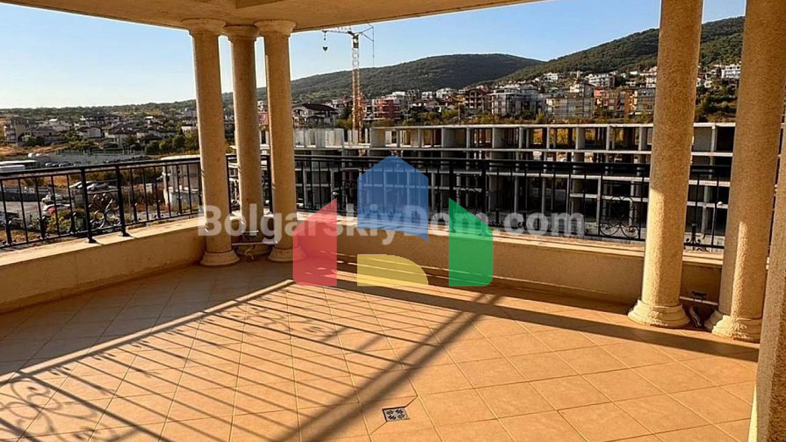 Трикімнатна квартира в Вілла Флоренція