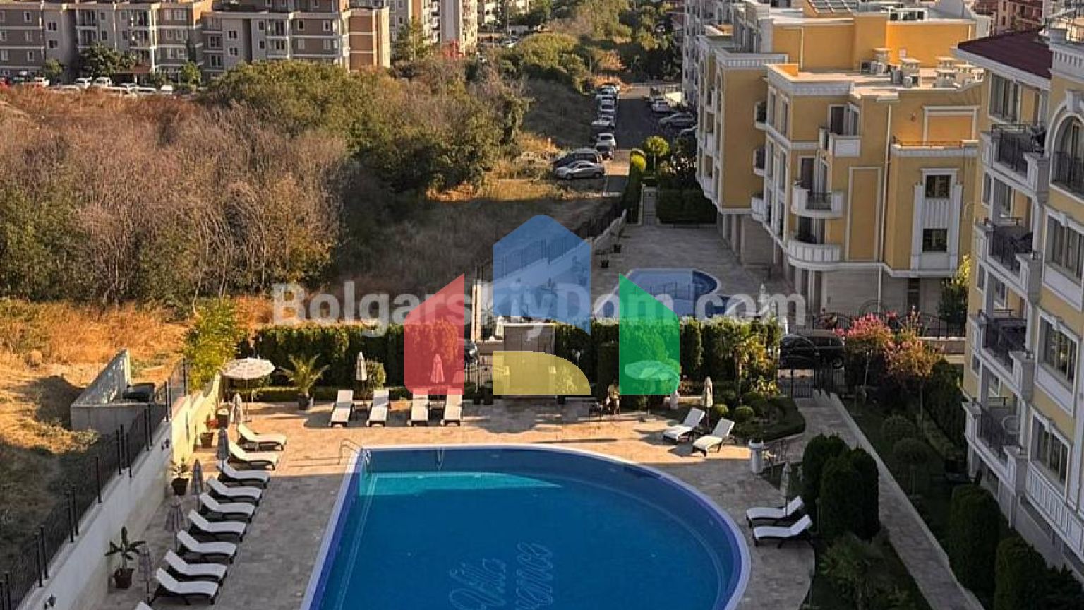 Трикімнатна квартира в Вілла Флоренція