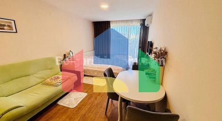 Квартира-студія в Прем'єр Форт Біч