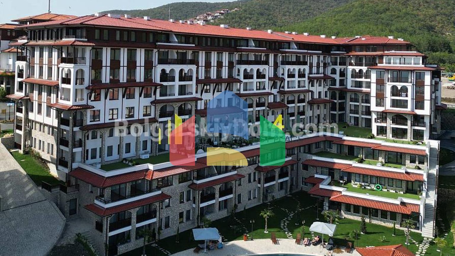 Трикімнатна квартира в Етера 4